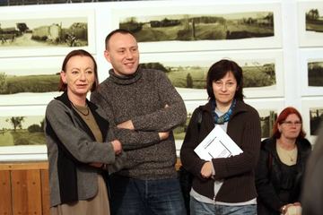Pan profesor „pomazał” zdjęcia