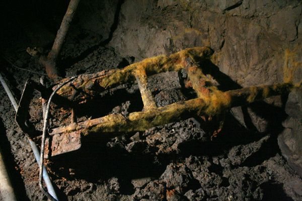 Podziemna fabryka broni odkopana