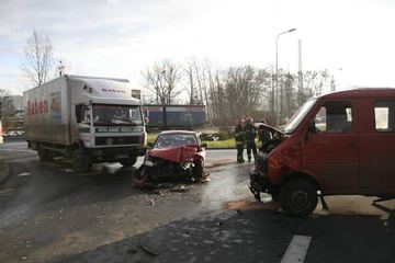 Oślepiony słońcem spowodował wypadek