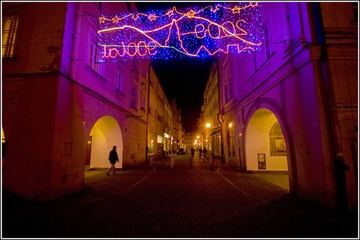 Świąteczny blask w ciemnościach