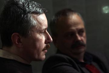 Legalni "wywrotowcy", czyli wielka polityka małej kotliny