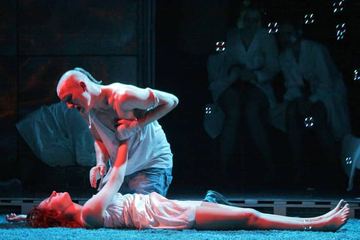 Eksperyment medyczno–sceniczny z tragedią w tle