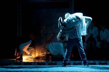 Eksperyment medyczno–sceniczny z tragedią w tle