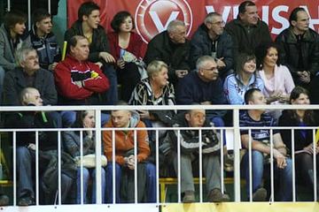Carlos Astol rozbity przez mistrzynie