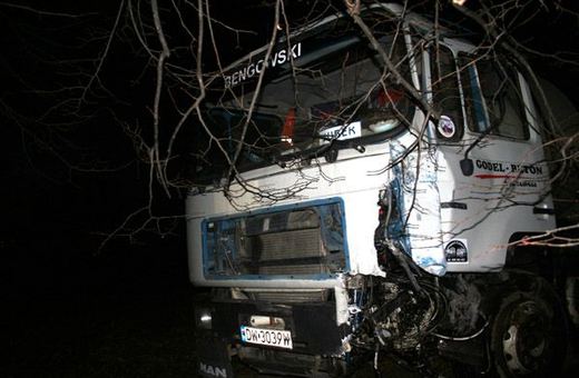 Groźna czołówka na obwodnicy Kowar – pechowy poniedziałek