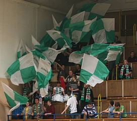 Fani koszykówki na każdym meczu starają się o dobrą oprawę