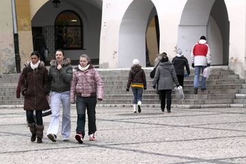 Pod schodami amfiteatru w Rynku jest jedna z najgłębszych studni.