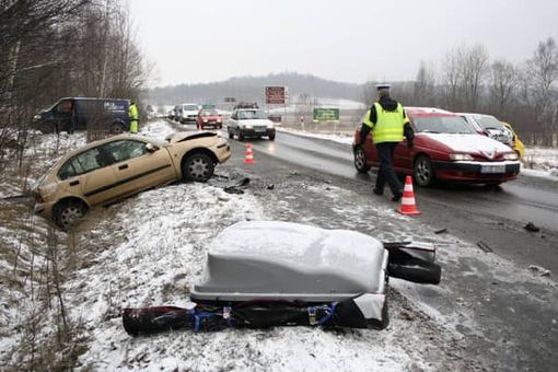 Uwaga! Bardzo ślisko i kolizje na drogach