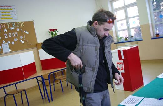 Pustawo przed urnami pod Szrenicą