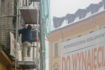 Ulica Długa wypięknieje, ale nie cała