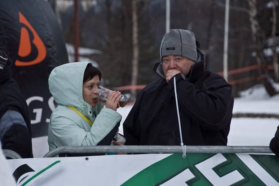 W Śniegolepach górą swoi i snowboardzista