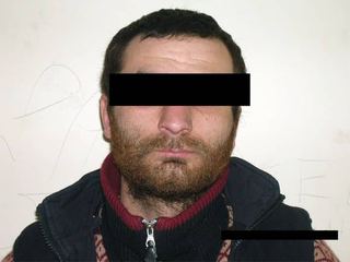 Młodsi i starsi włamywacze w akcji