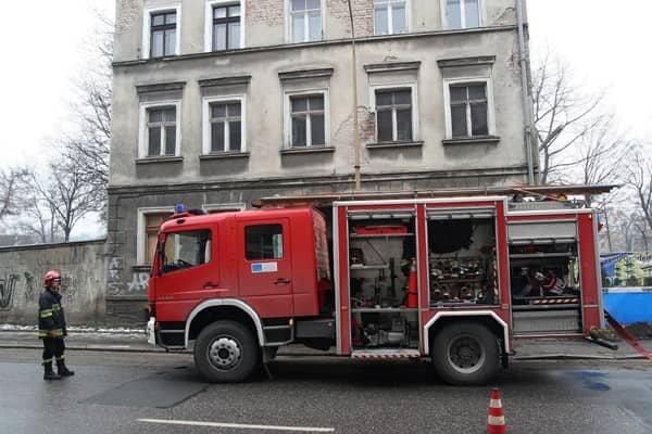 Pożar pod dachem: zaprószenie czy podpalenie?