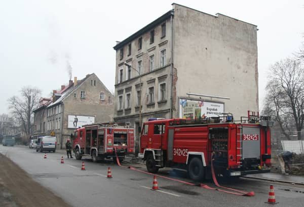 Pożar pod dachem: zaprószenie czy podpalenie?