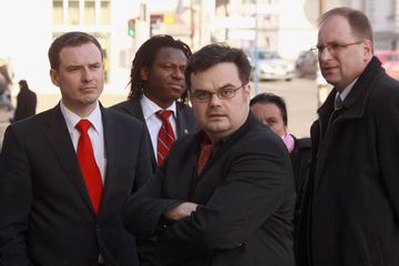 Pogrzeb teatru na oczach VIP–ów