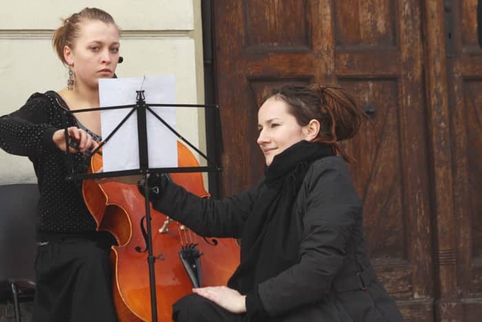Pogrzeb teatru na oczach VIP–ów