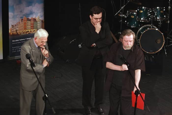Pogrzeb teatru na oczach VIP–ów