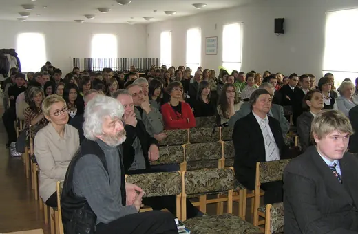 Zakochani w wiejskich chatach