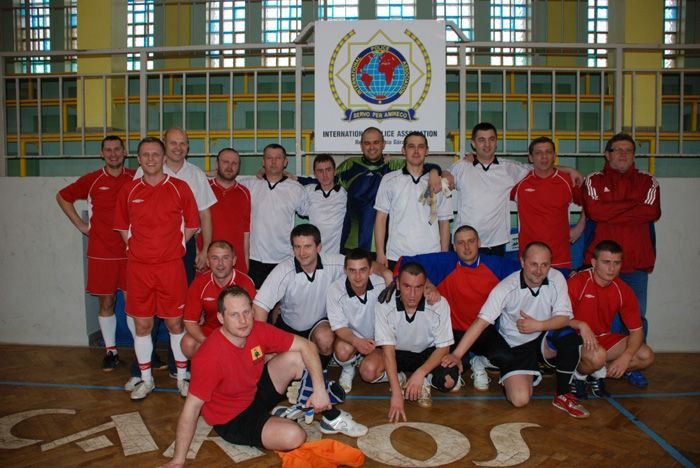 Grad bramek w policyjnych meczach