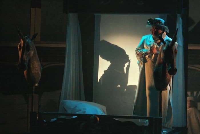 Turkusowy i luksusowy teatr zdrojowy