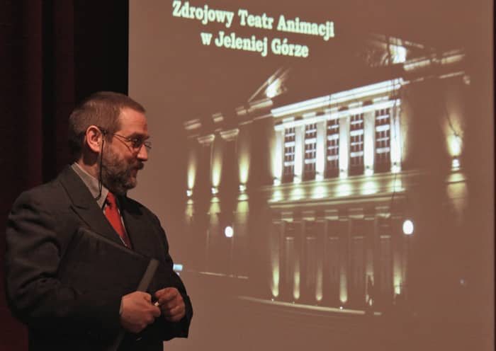 Turkusowy i luksusowy teatr zdrojowy
