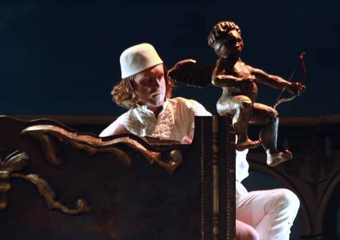 Turkusowy i luksusowy teatr zdrojowy