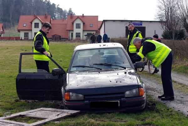 Po dużej wódce wjechali w boisko