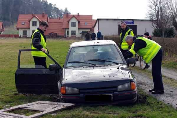 Po dużej wódce wjechali w boisko