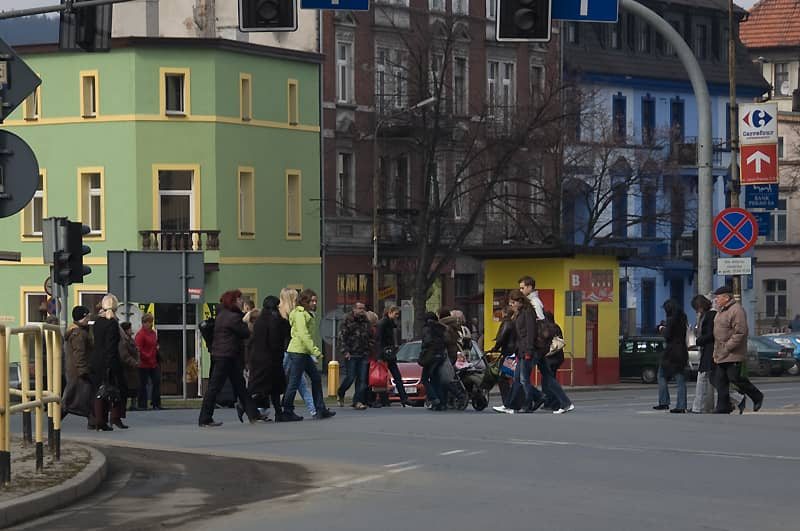 Zielone światło? Sprintem przez pasy!