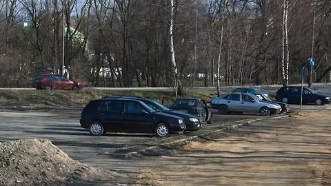 Przed WORD jest bagno, będzie wzorowy parking