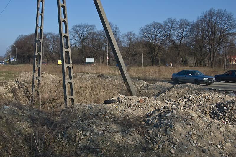 Przed WORD jest bagno, będzie wzorowy parking