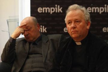 Wielkanoc: święta pełne kontrastów