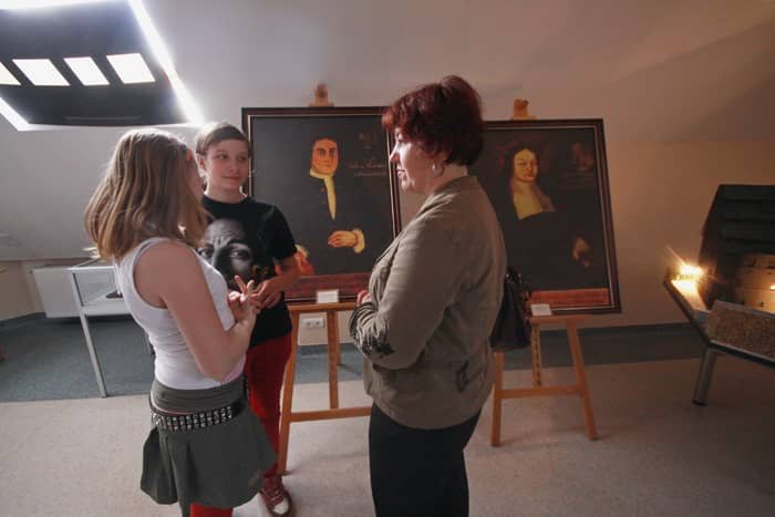 Papierowa historia w Książnicy Karkonoskiej