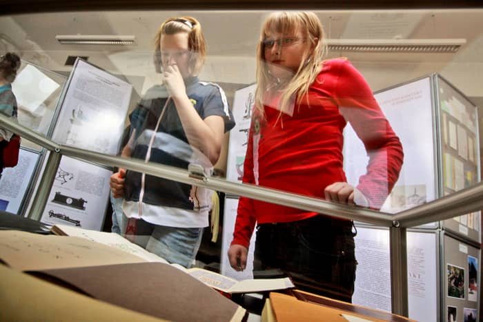 Papierowa historia w Książnicy Karkonoskiej
