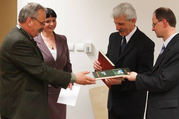 Papierowa historia w Książnicy Karkonoskiej