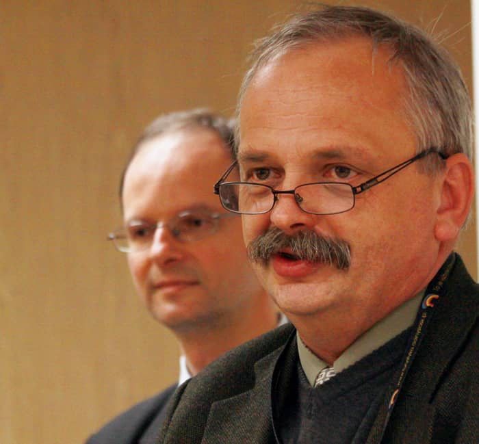 Papierowa historia w Książnicy Karkonoskiej