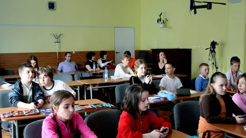 Cudowna tablica: kreda i gąbka do muzeum