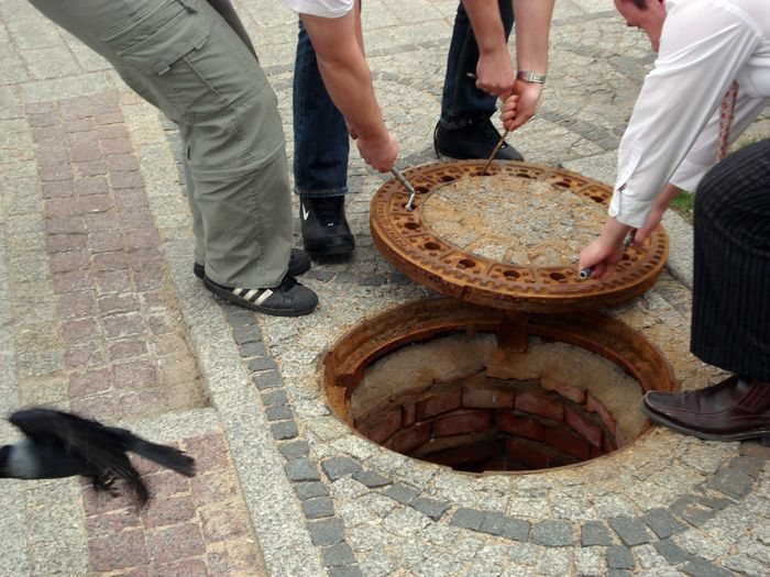 Pogotowie wodociągowe uratowało… kawkę