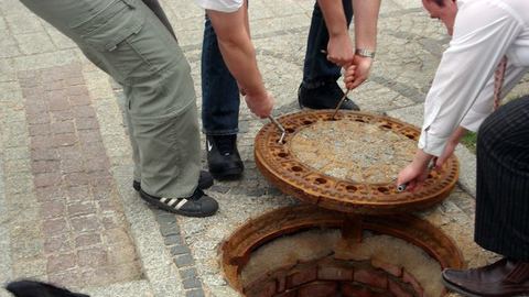 Pogotowie wodociągowe uratowało… kawkę