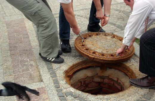 Pogotowie wodociągowe uratowało… kawkę