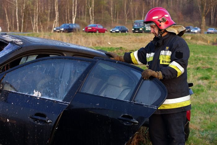 Na rogatkach miasta BMW w płomieniach