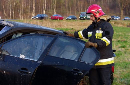 Na rogatkach miasta BMW w płomieniach