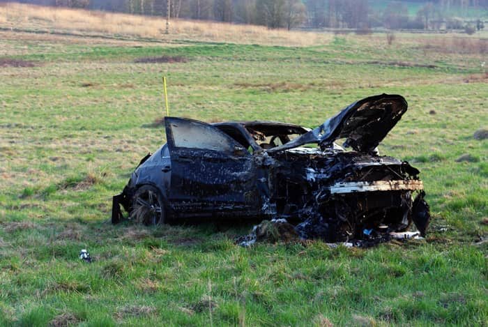 Na rogatkach miasta BMW w płomieniach