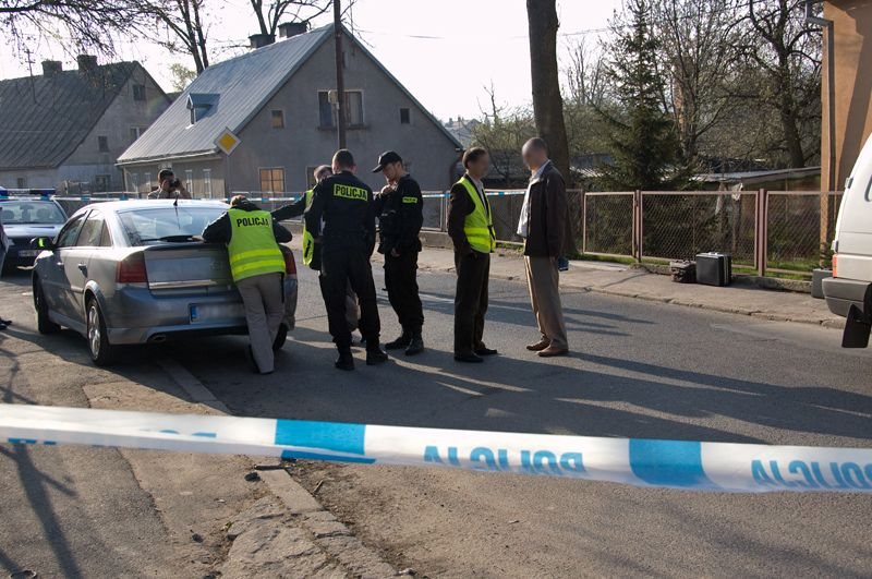 Próbował zabić trzy osoby, w tym żonę i córkę