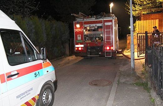 Ogień szalał między domami