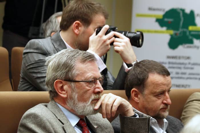 Na ratunek zniszczonym grobowcom
