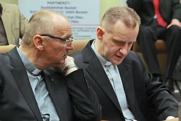 Na ratunek zniszczonym grobowcom