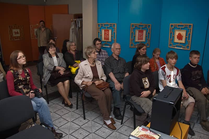Wycinany świat made in China