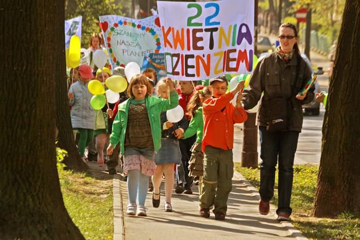 Kochasz dzieci, nie pal śmieci!