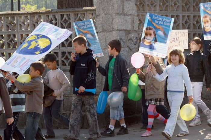Kochasz dzieci, nie pal śmieci!